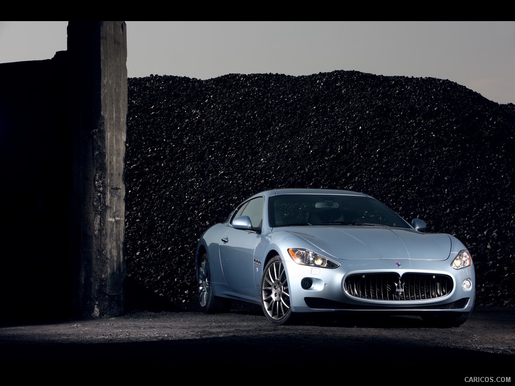 Maserati GranTurismo S Automatic (2010)  - Front Angle 