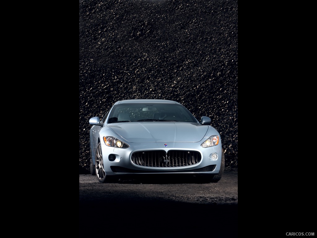 Maserati GranTurismo S Automatic (2010)  - Front Angle 