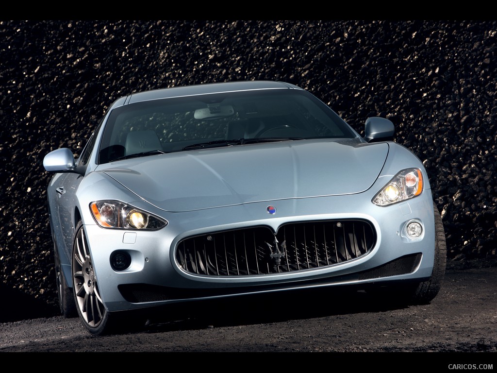 Maserati GranTurismo S Automatic (2010)  - Front Angle 