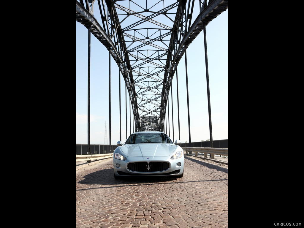 Maserati GranTurismo S Automatic (2010)  - Front Angle 