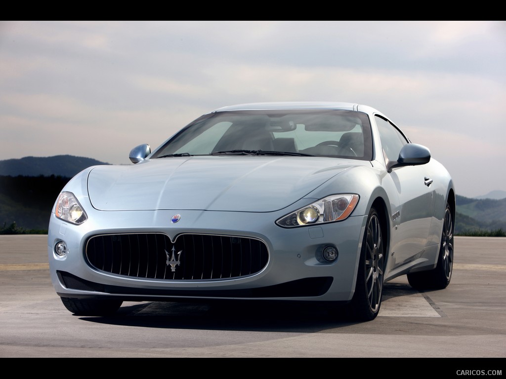 Maserati GranTurismo S Automatic (2010)  - Front Angle 