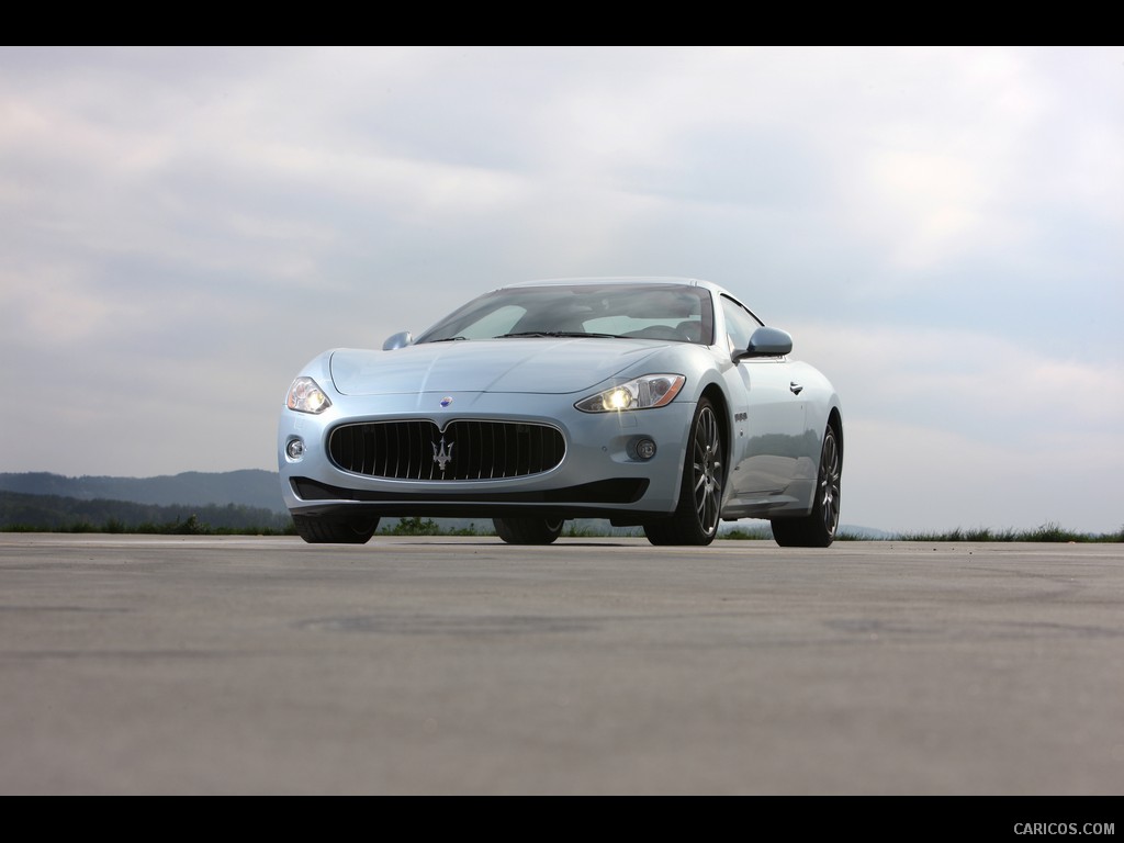 Maserati GranTurismo S Automatic (2010)  - Front Angle 