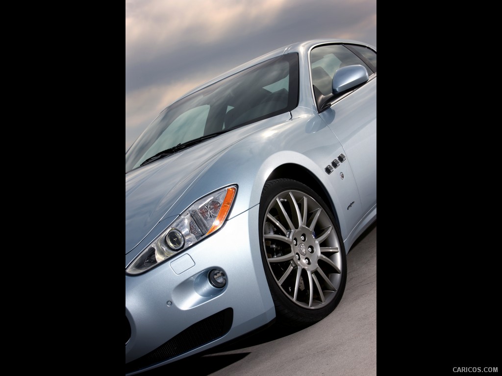 Maserati GranTurismo S Automatic (2010)  - Front Angle 