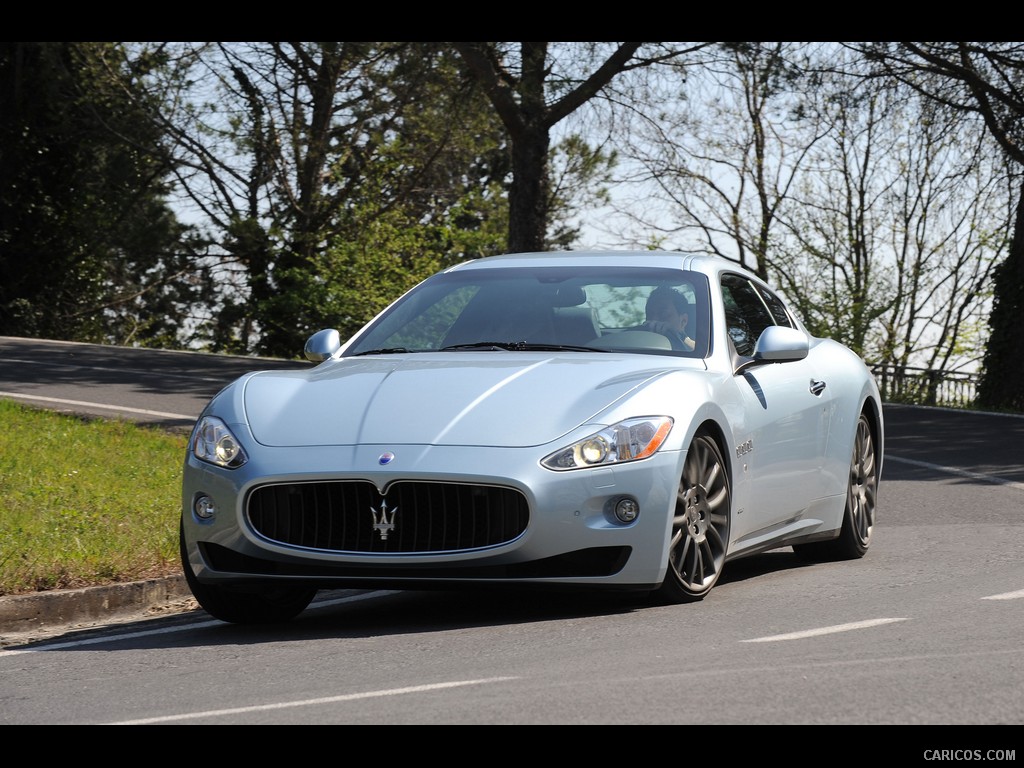 Maserati GranTurismo S Automatic (2010)  - Front Angle 