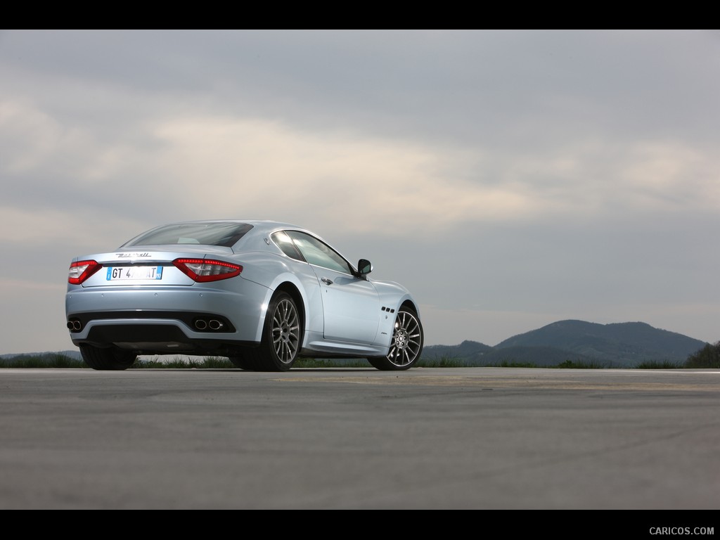 Maserati GranTurismo S Automatic (2010)  - Rear Angle 