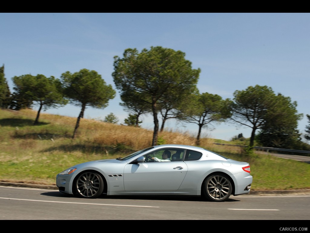 Maserati GranTurismo S Automatic (2010)  - Side