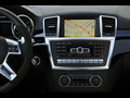 Mercedes-Benz (2012) ML 63 AMG  - Central Console