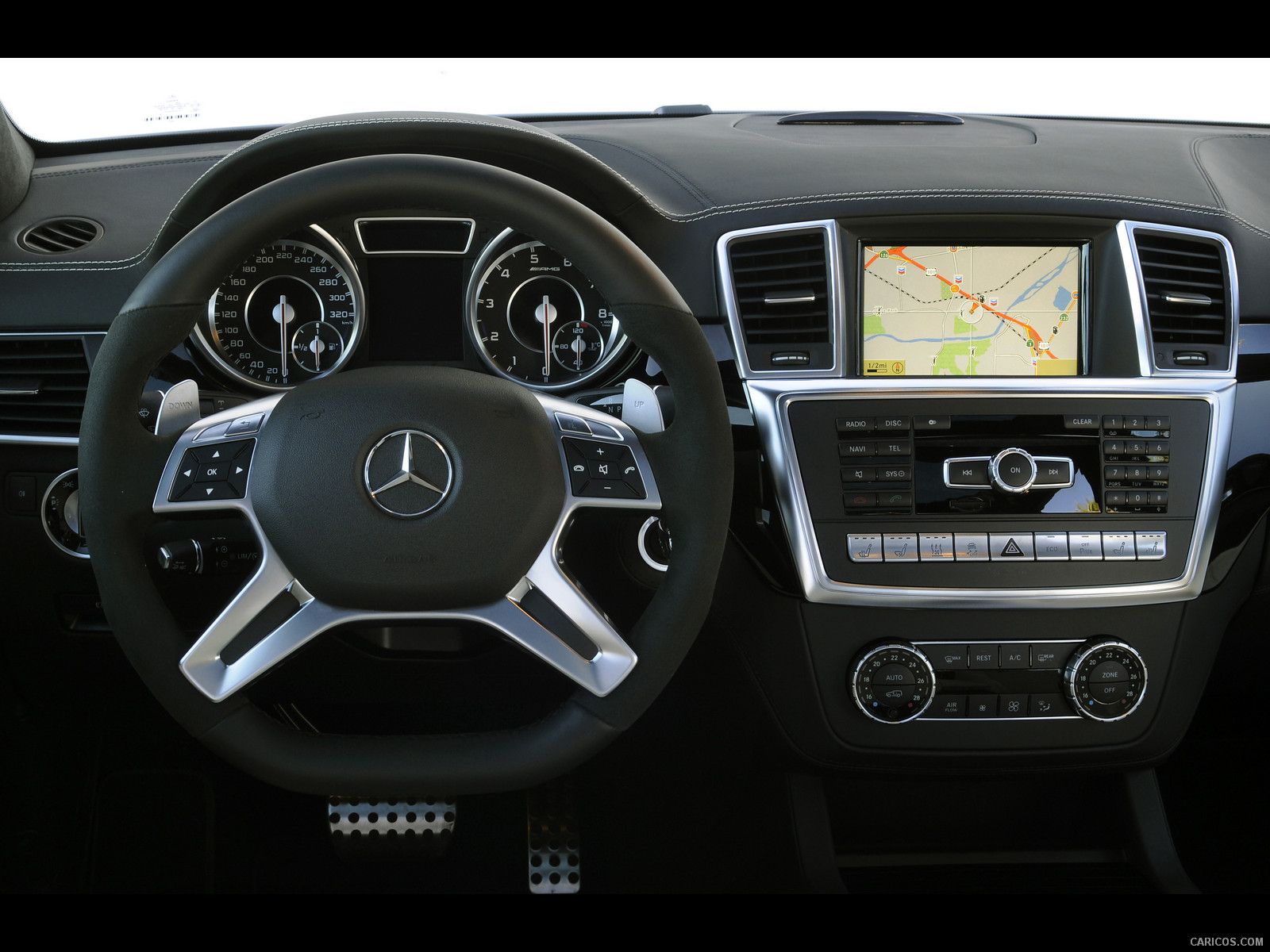 Mercedes-Benz (2012) ML 63 AMG  - Interior, #48 of 89