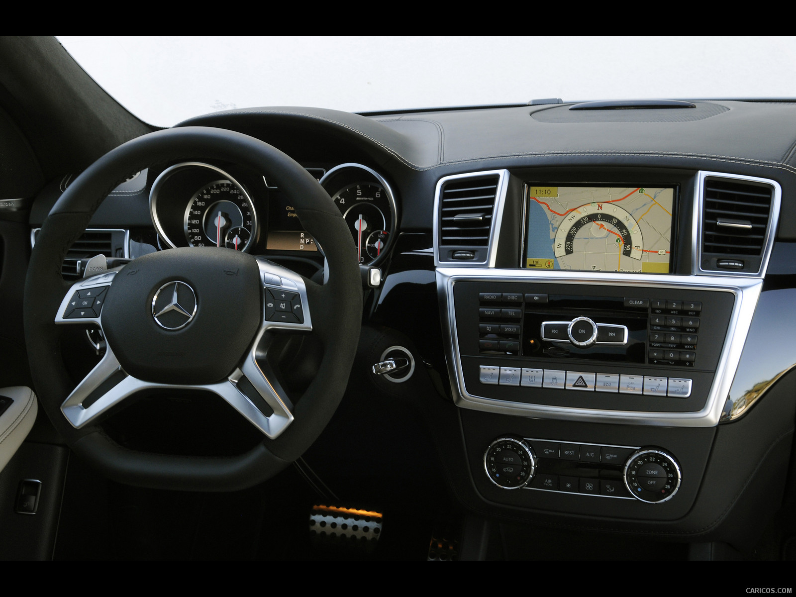 Mercedes-Benz (2012) ML 63 AMG  - Interior, #51 of 89