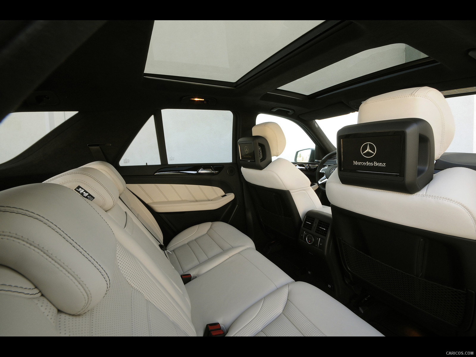 Mercedes-Benz (2012) ML 63 AMG  - Interior Rear Seats, #57 of 89