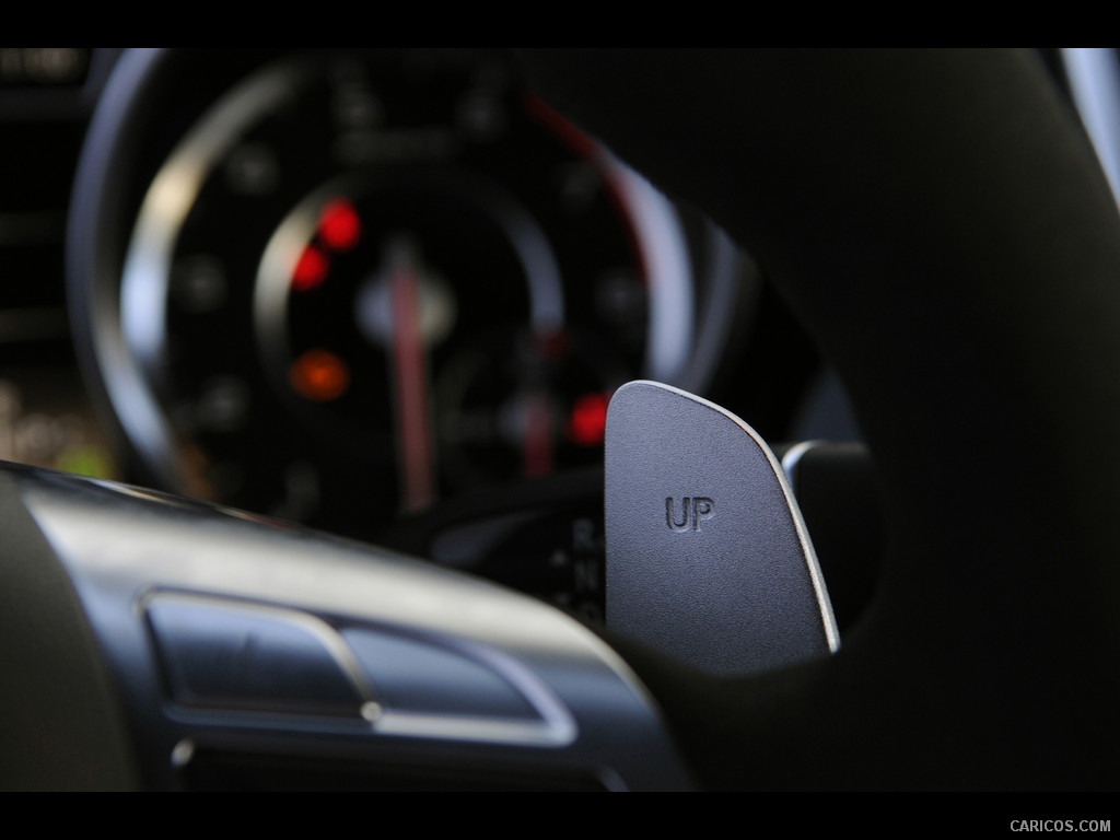 Mercedes-Benz (2012) ML 63 AMG  - Interior Detail