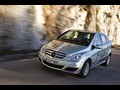 Mercedes-Benz B-Class F-Cell  - Front Angle 