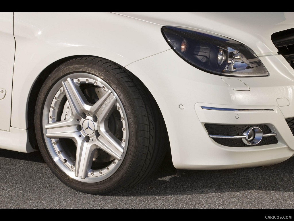 Mercedes-Benz B55 AMG  - Close-up