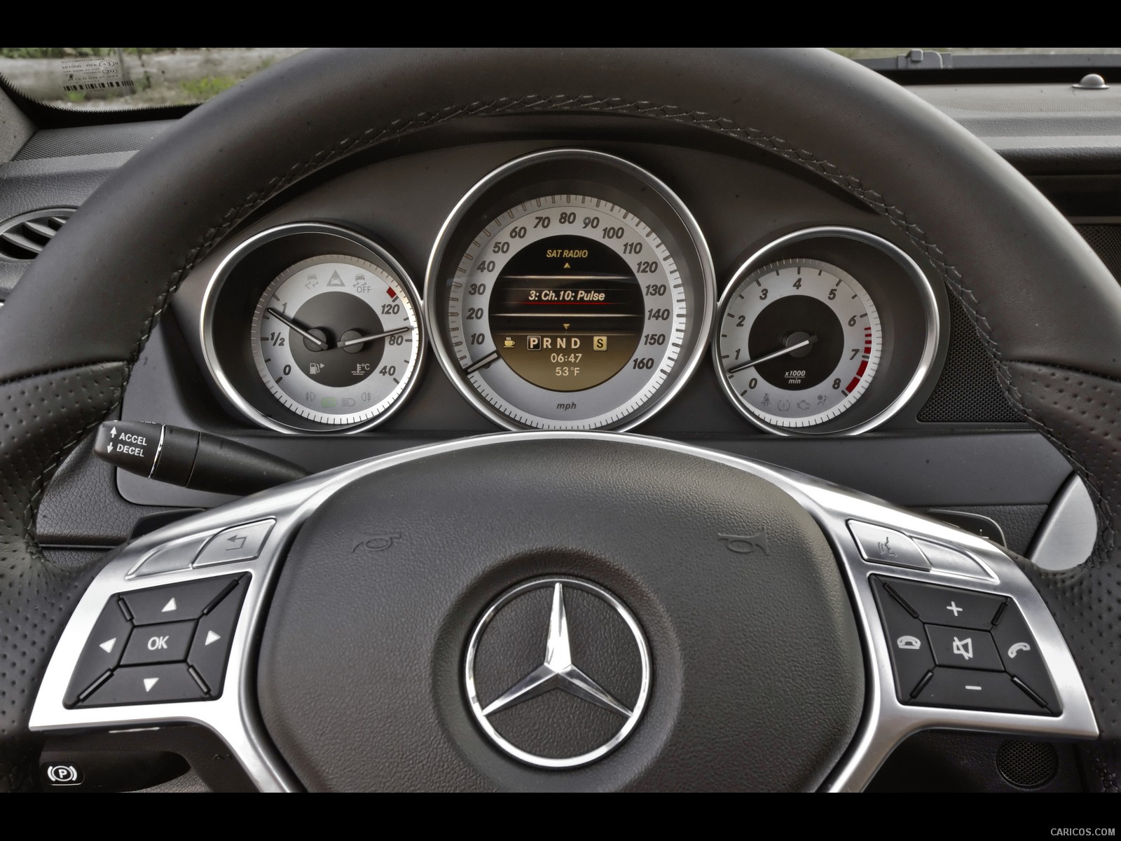 Mercedes-Benz C-Class Coupe (2012) C350  - Interior, #74 of 79