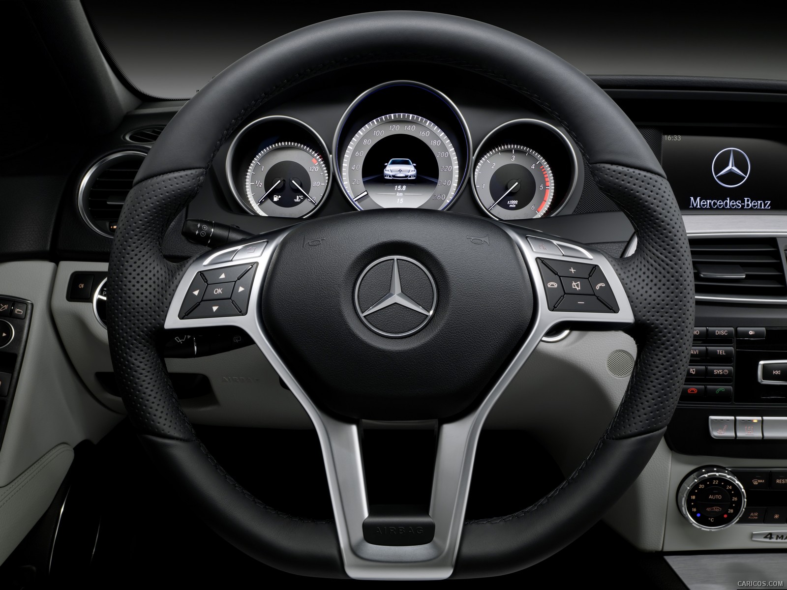 Mercedes-Benz C-Class Estate (2012)  - Steering Wheel, #31 of 36