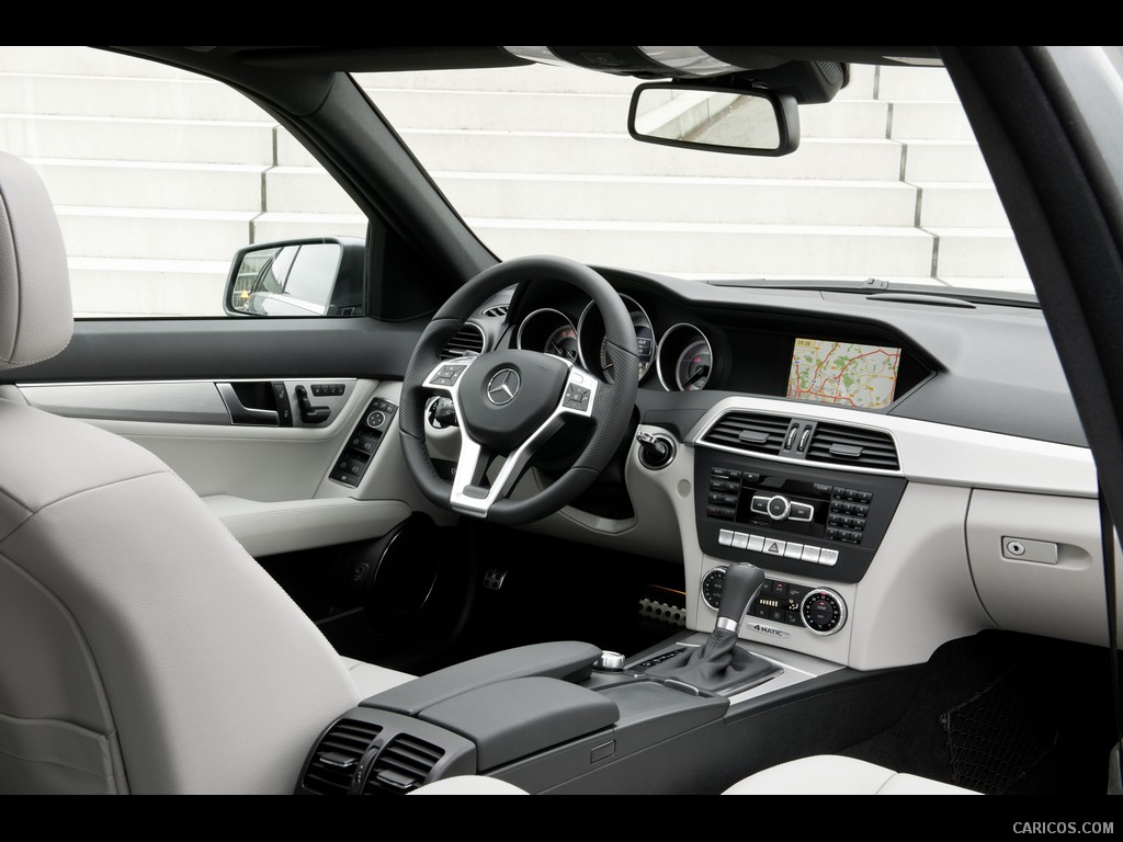 Mercedes-Benz C-Class Estate (2012)  - Interior