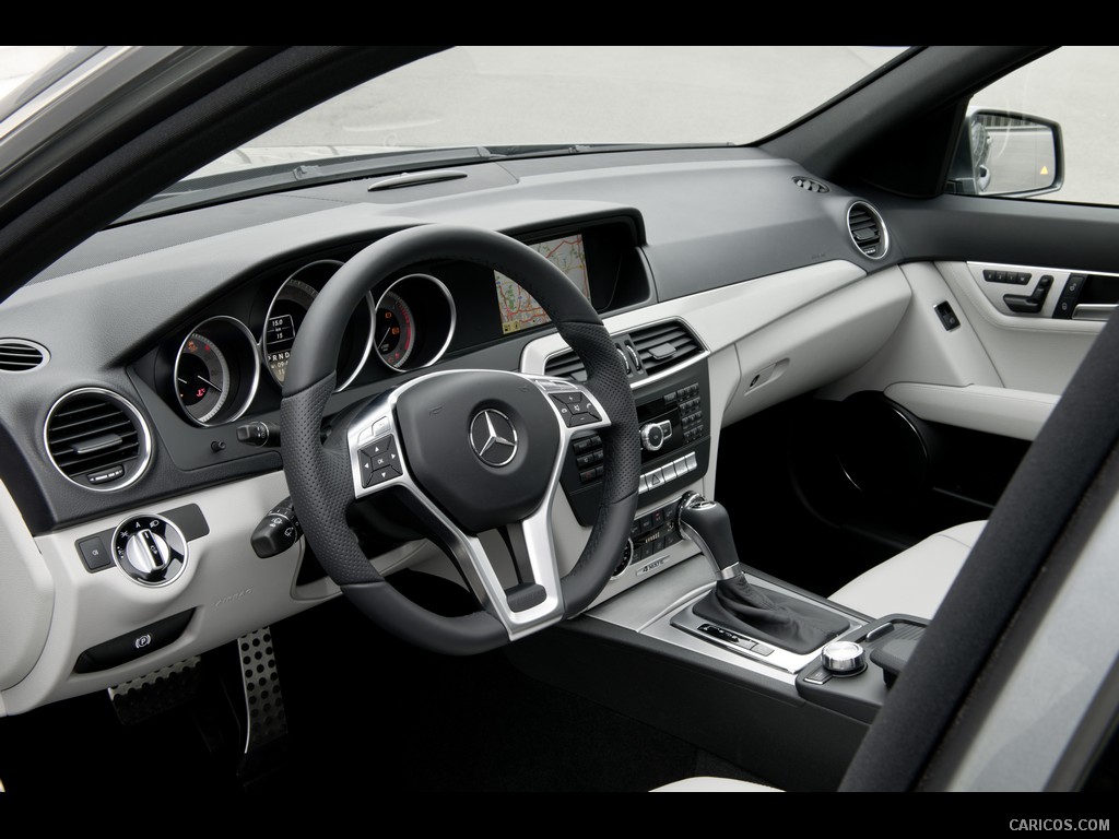 Mercedes-Benz C-Class Estate (2012)  - Interior