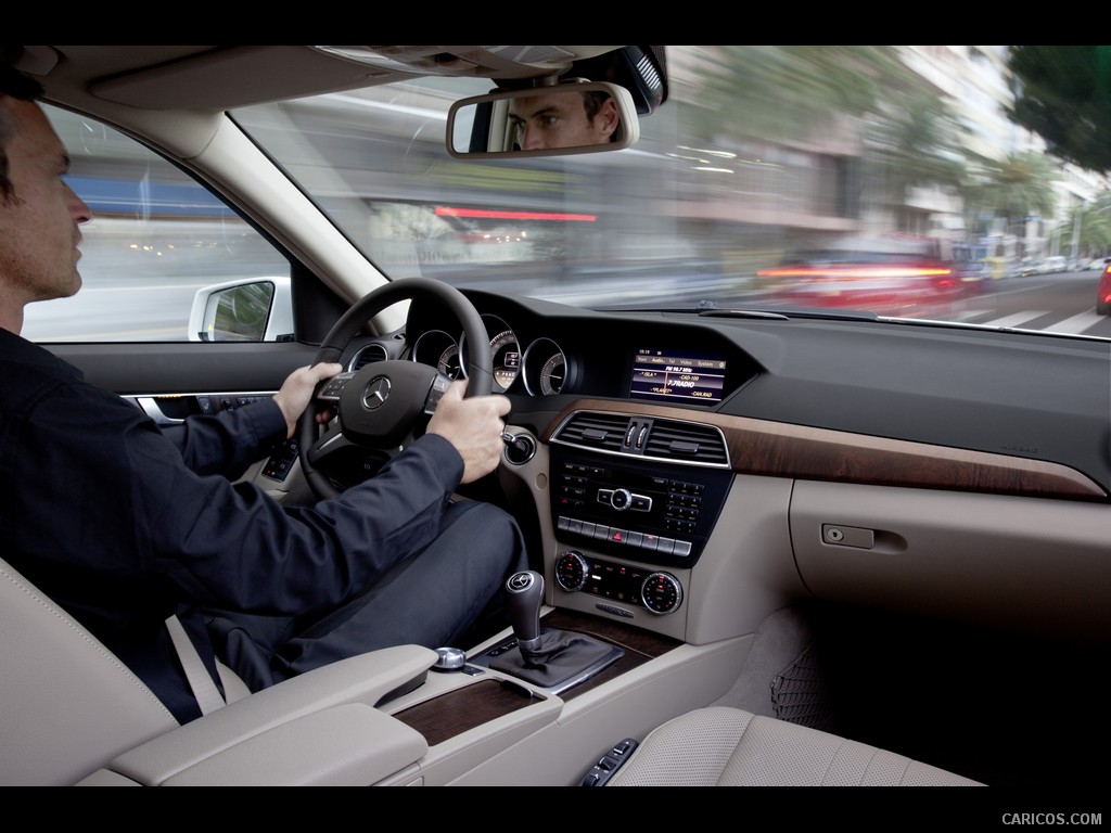 Mercedes-Benz C-Class Estate (2012)  - Interior