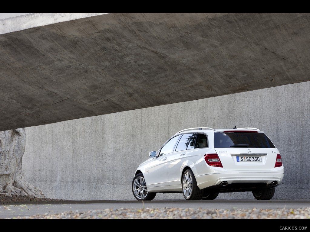 Mercedes-Benz C-Class Estate (2012)  - Rear Angle 