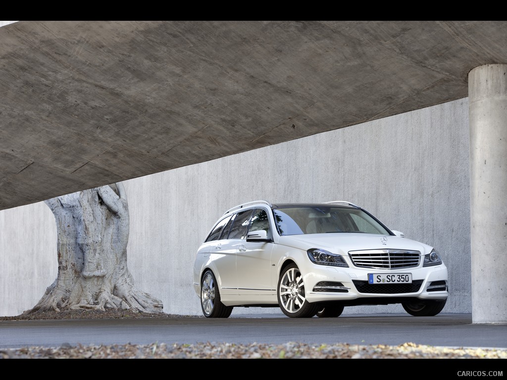 Mercedes-Benz C-Class Estate (2012)  - Rear Angle 