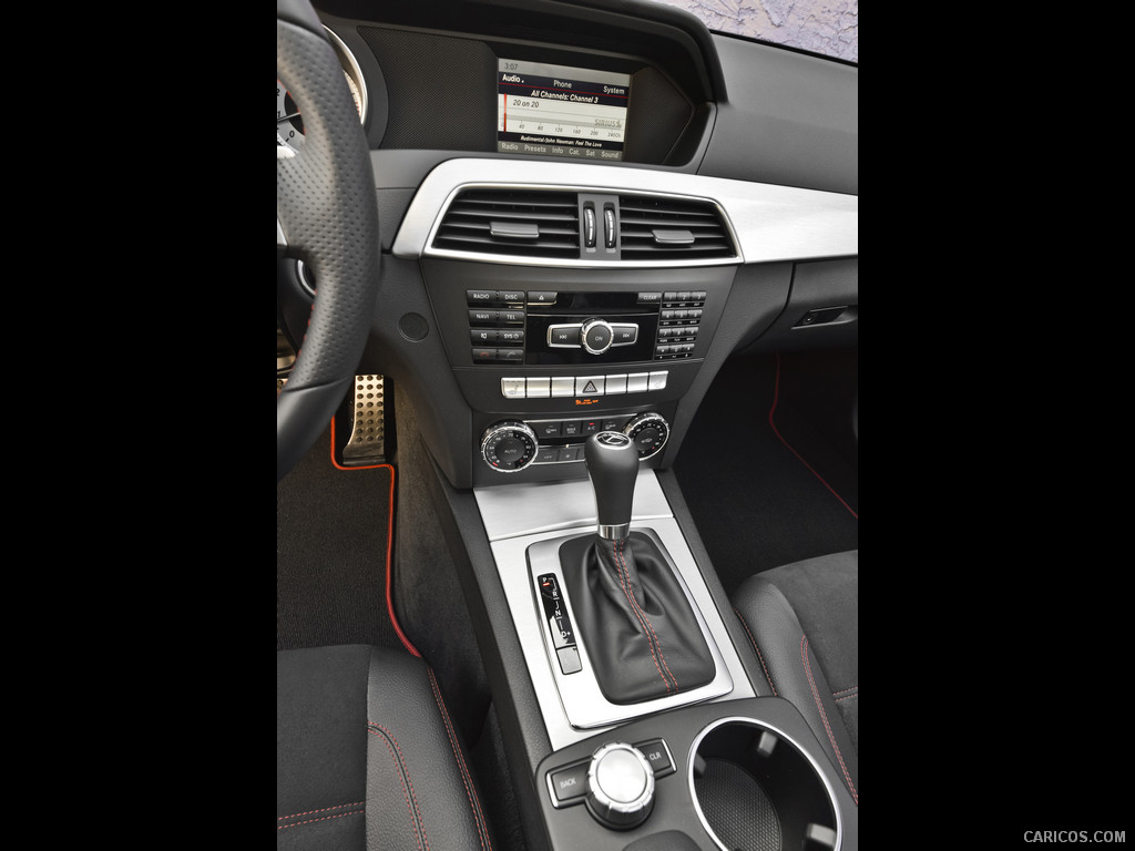 Mercedes-Benz C250 Coupe (2013)  - Central Console