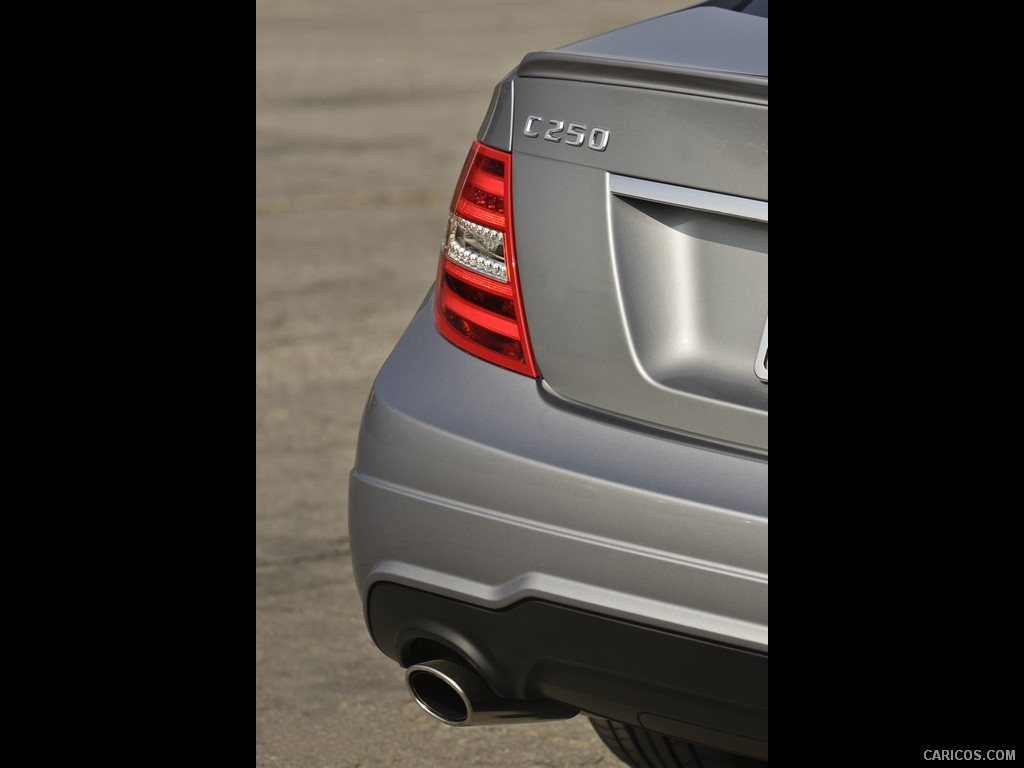 Mercedes-Benz C250 Coupe (2013)  - Exhaust