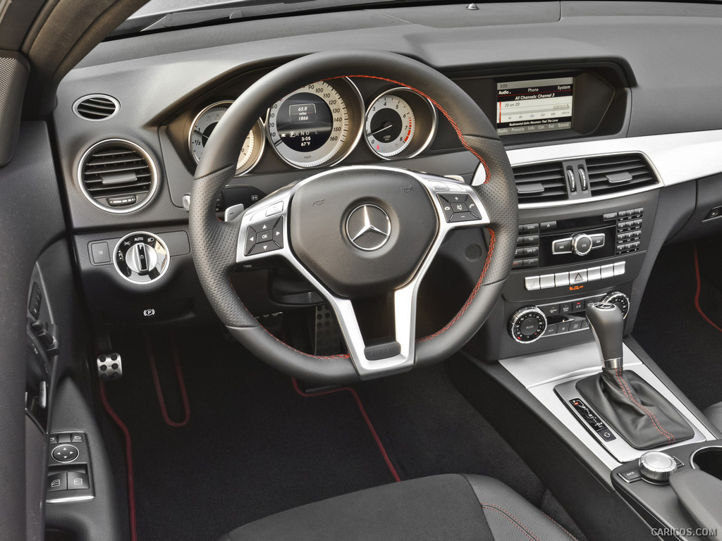 Mercedes-Benz C250 Coupe (2013)  - Interior