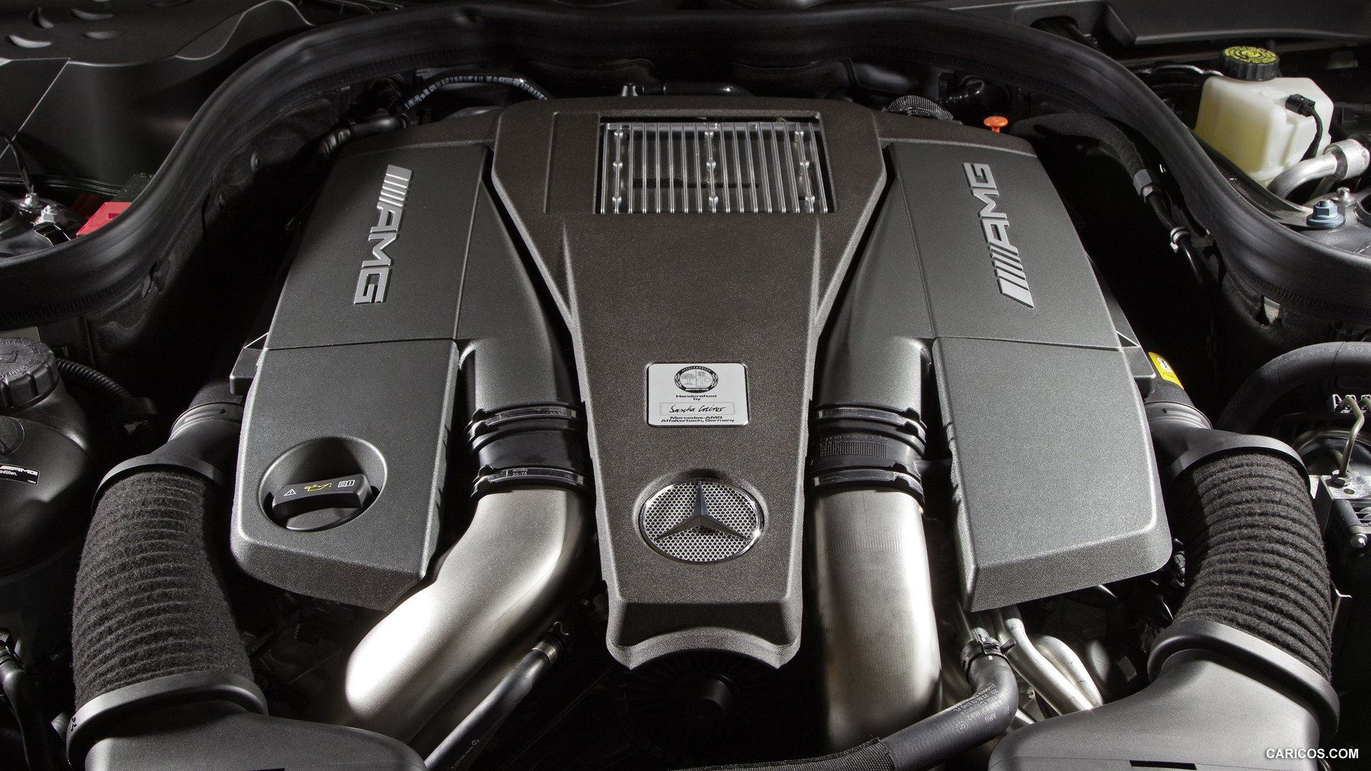 Mercedes-Benz CLS 63 AMG (2012)  - Engine, #48 of 85
