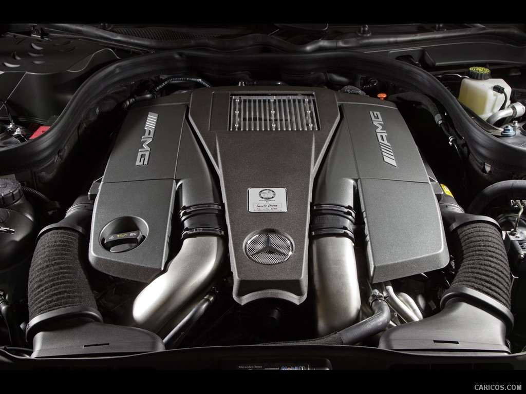 Mercedes-Benz CLS 63 AMG (2012)  - Engine