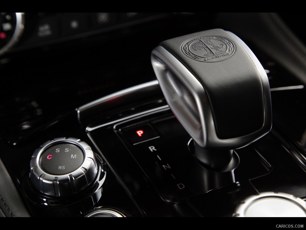 Mercedes-Benz CLS 63 AMG (2012)  - Interior