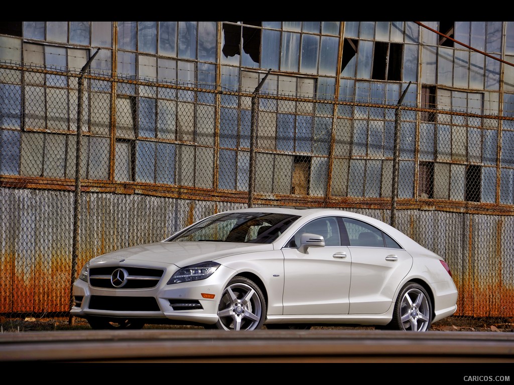 Mercedes-Benz CLS550 (2012)  - Front 