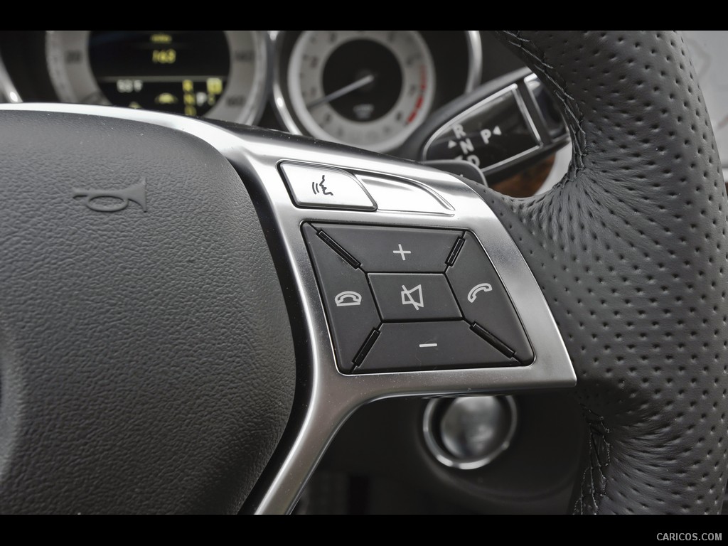 Mercedes-Benz CLS550 (2012)  - Interior