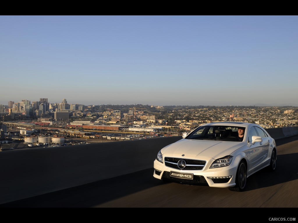 Mercedes-Benz CLS63 AMG (2012) US-Version - Diamond White - Front 