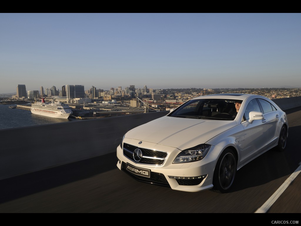 Mercedes-Benz CLS63 AMG (2012) US-Version - Diamond White - Front 