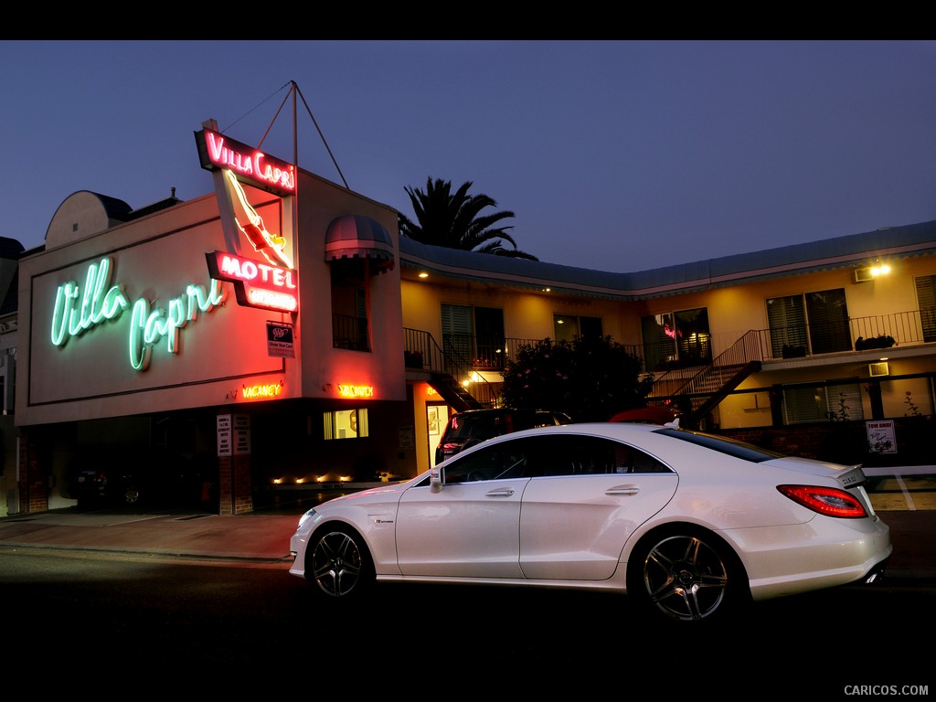 Mercedes-Benz CLS63 AMG (2012) US-Version - Diamond White - Side