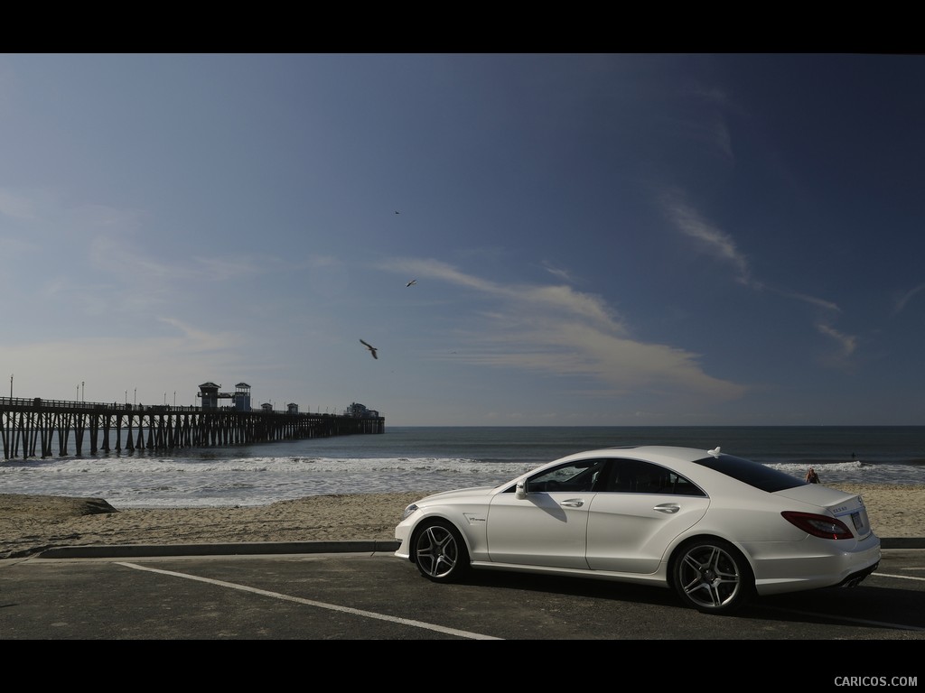 Mercedes-Benz CLS63 AMG (2012) US-Version - Diamond White - Side