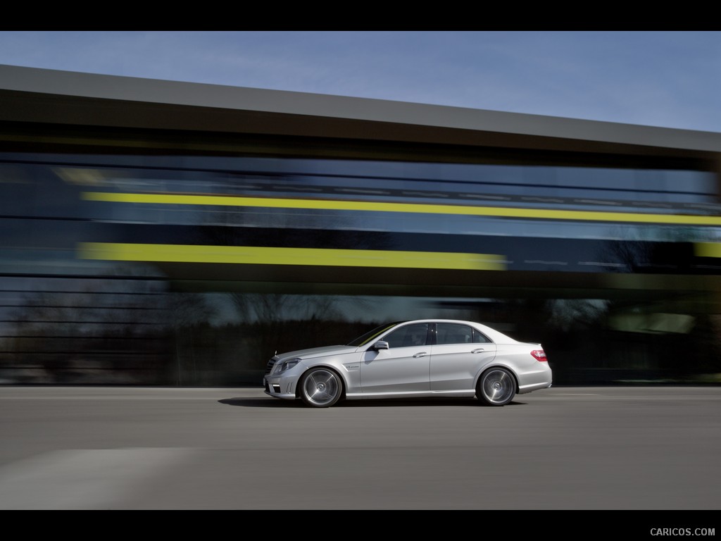 Mercedes-Benz E 63 AMG (2012)  - Side