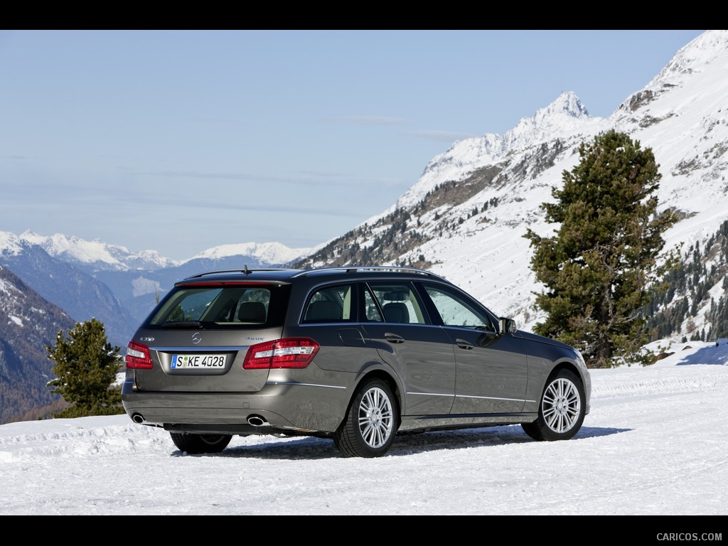 Mercedes-Benz E-Class 4matic Estate - Rear Right Quarter 