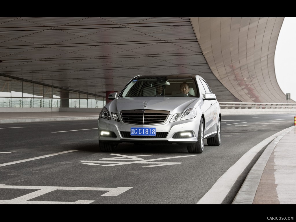 Mercedes-Benz E-Class L (2011)  - Front Angle 