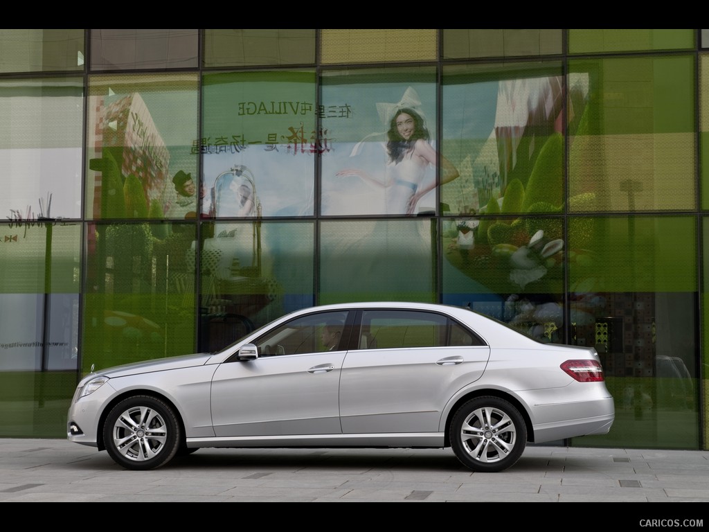 Mercedes-Benz E-Class L (2011)  - Side