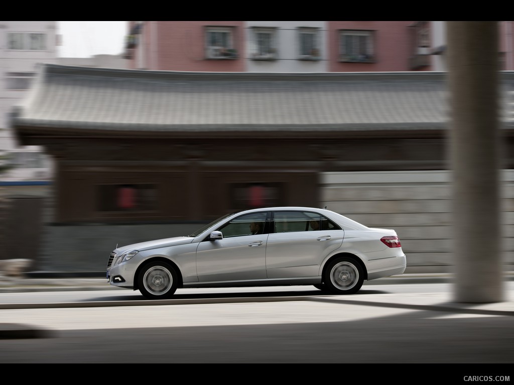 Mercedes-Benz E-Class L (2011)  - Side