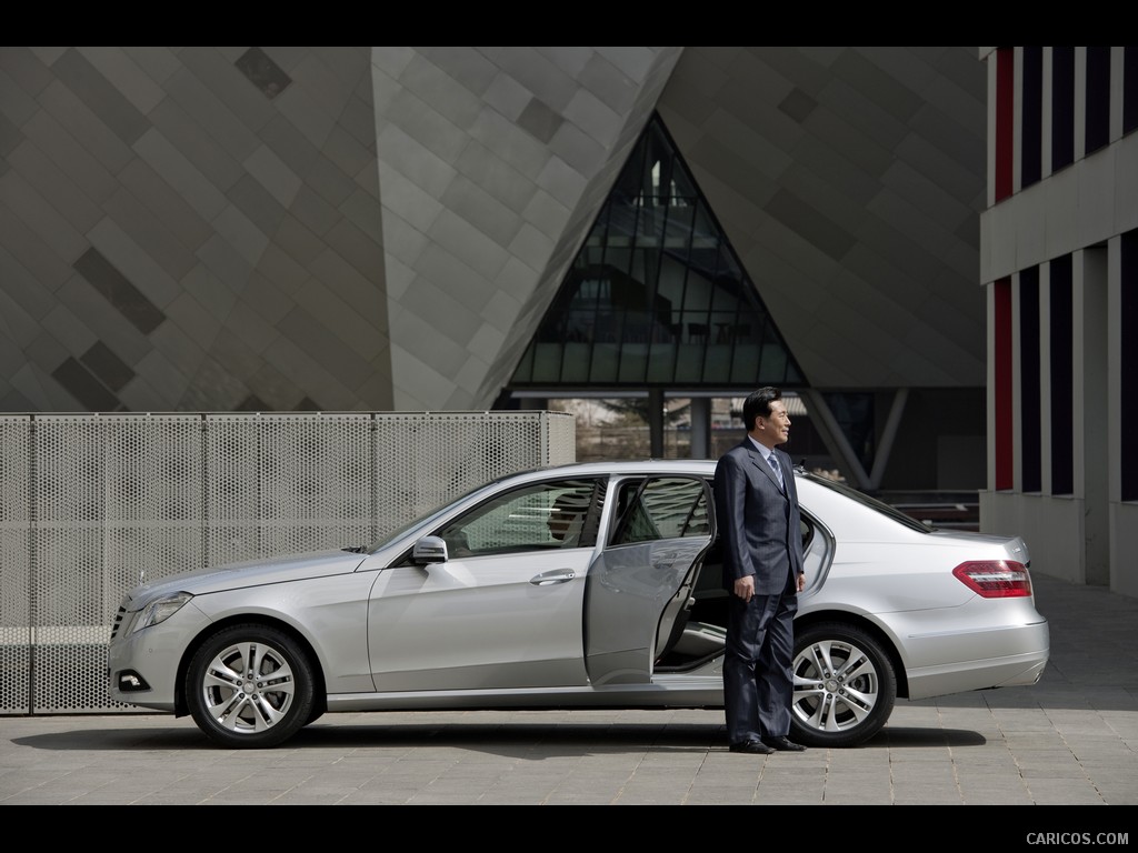 Mercedes-Benz E-Class L (2011)  - Side