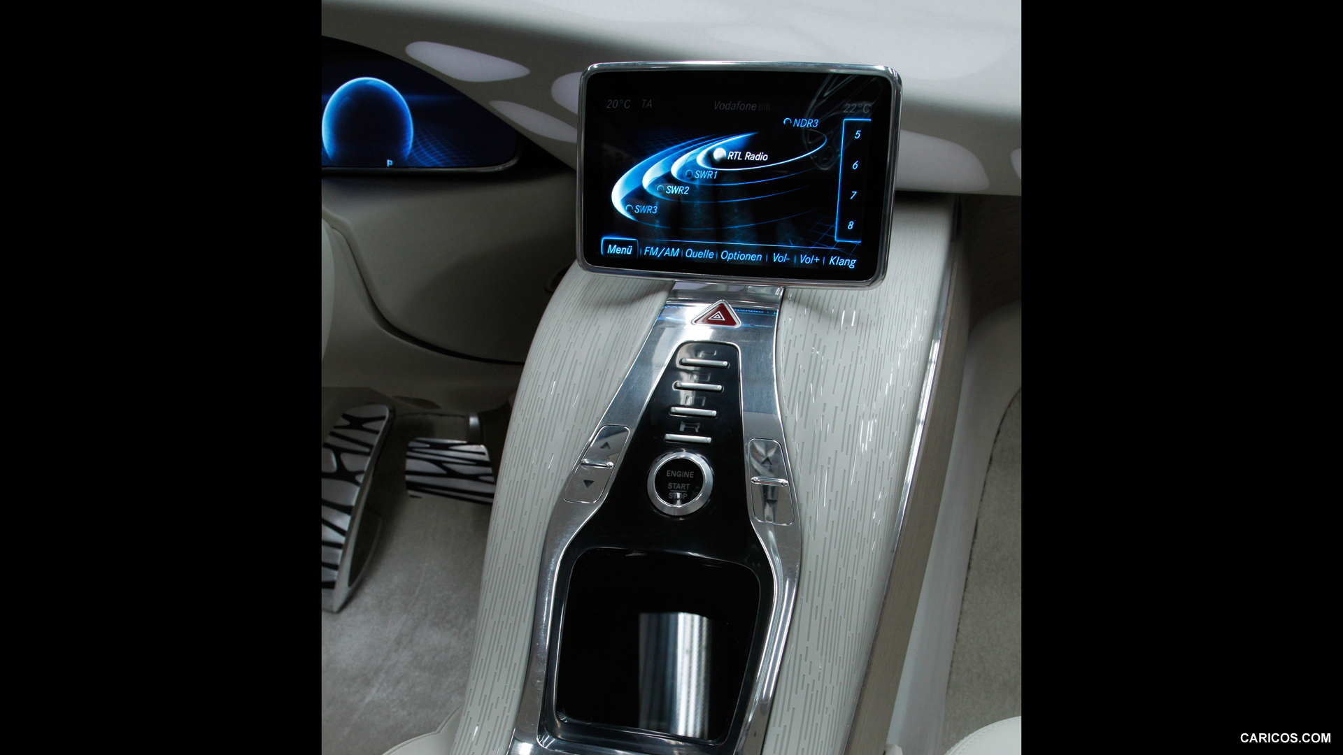 Mercedes-Benz F800 Style Concept (2010)  - Central Display, #96 of 120