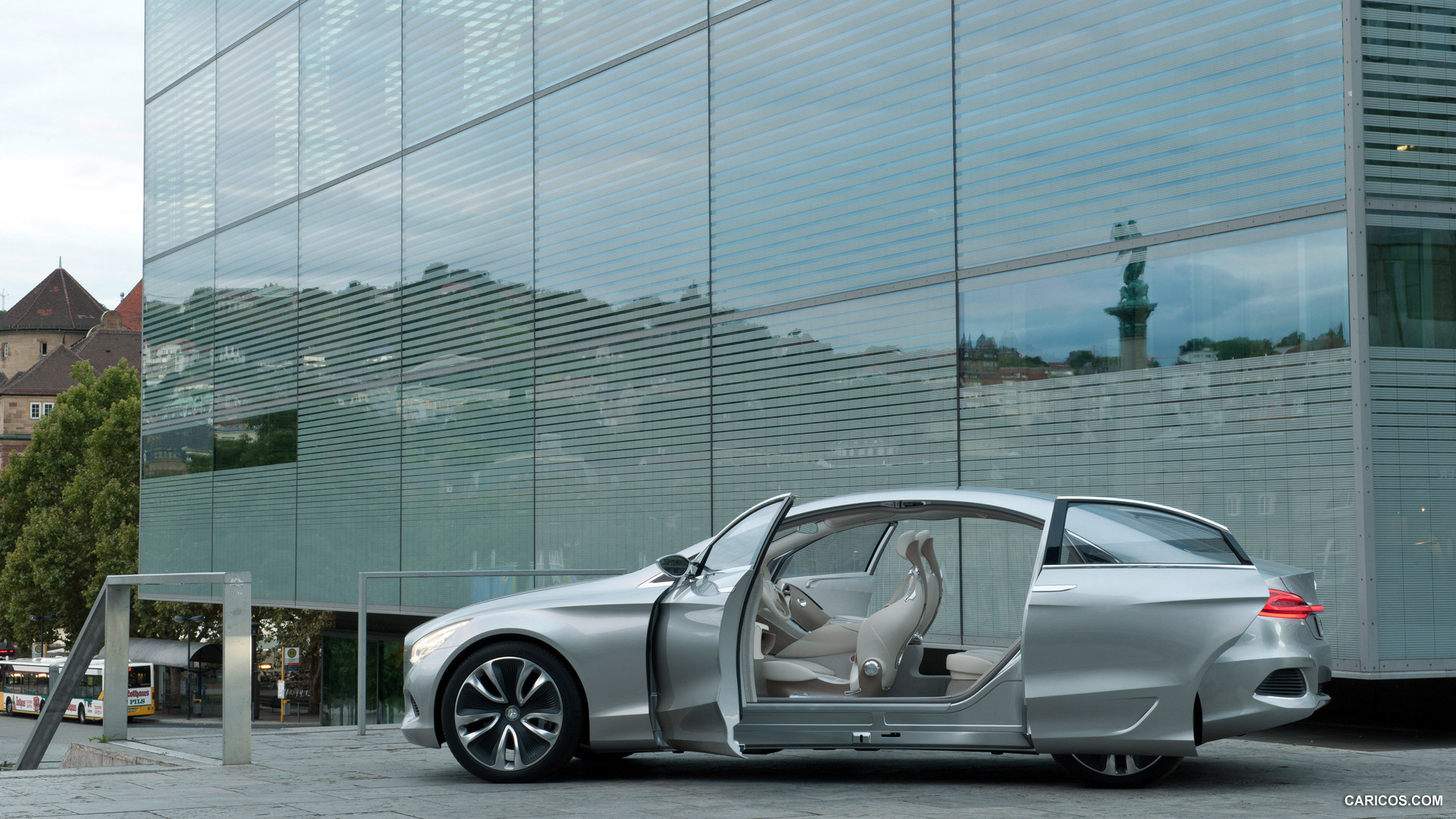 Mercedes-Benz F800 Style Concept (2010) - Doors Open - Side, #4 of 120