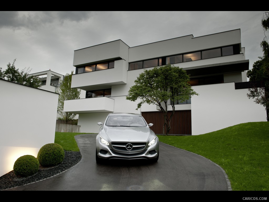 Mercedes-Benz F800 Style Concept (2010)  - Front Angle 