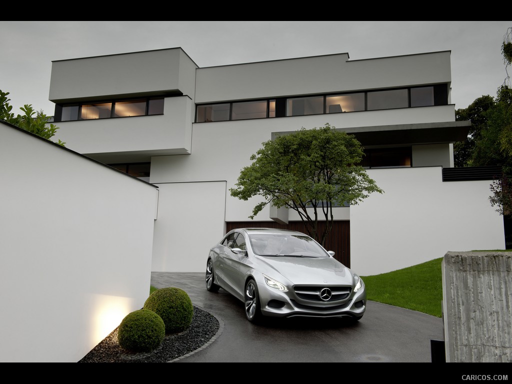 Mercedes-Benz F800 Style Concept (2010)  - Front Angle 