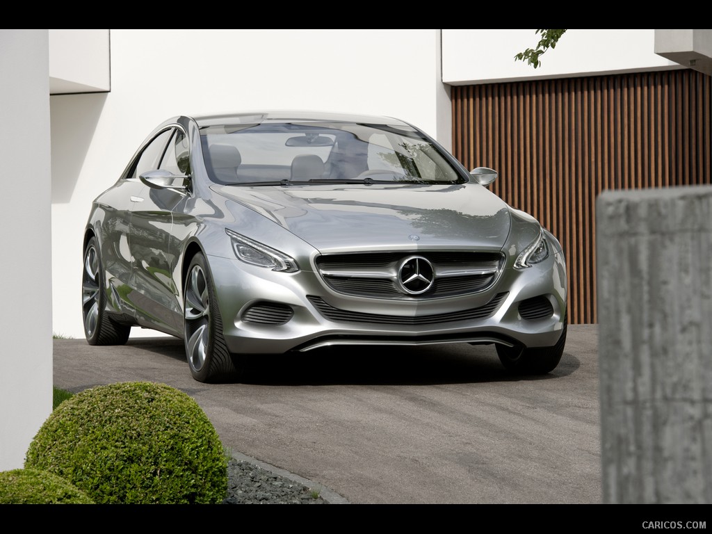 Mercedes-Benz F800 Style Concept (2010)  - Front Angle 