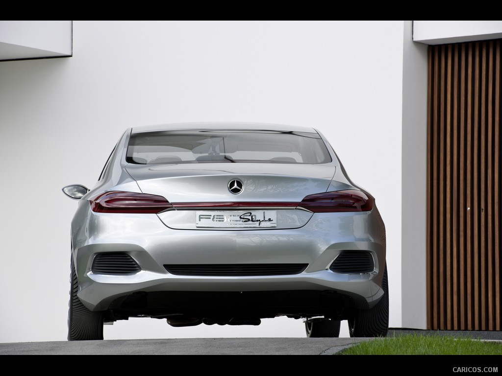 Mercedes-Benz F800 Style Concept (2010)  - Rear Angle 