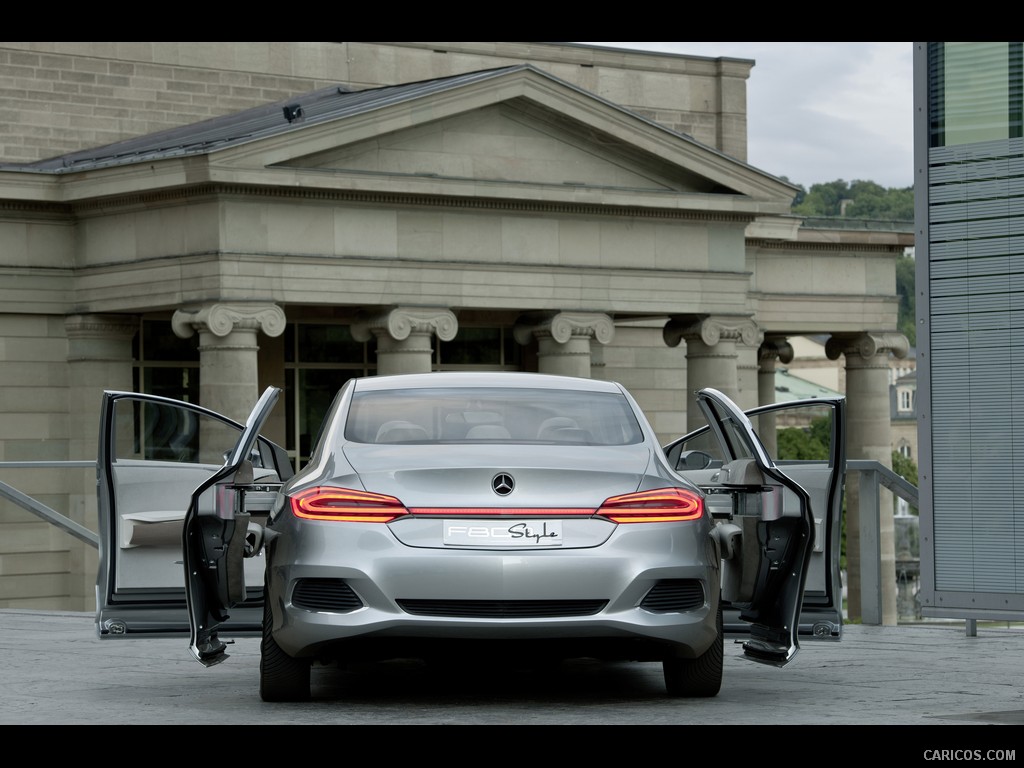 Mercedes-Benz F800 Style Concept (2010) - Doors Open - Rear Angle 