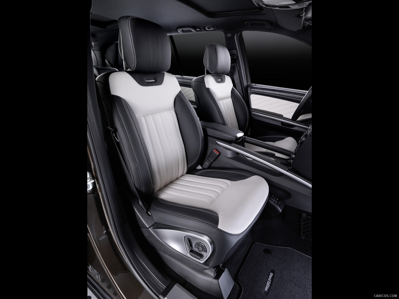 Mercedes-Benz GL-Class Grand Edition  - Front Seats, #8 of 9